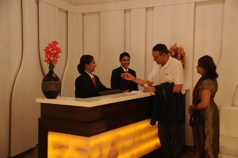 Grand Thakar Hotell Rajkot Eksteriør bilde